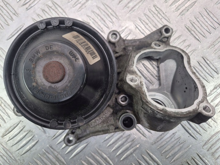 BMW 3 F30 F35 F31 318d Wasserpumpe 781083303 N47D20C