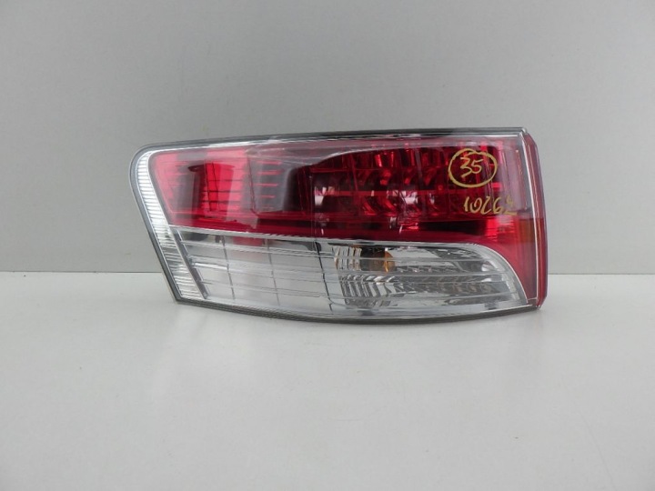 TOYOTA AVENSIS 3 III T27 Sedan 08- Licht hinten links