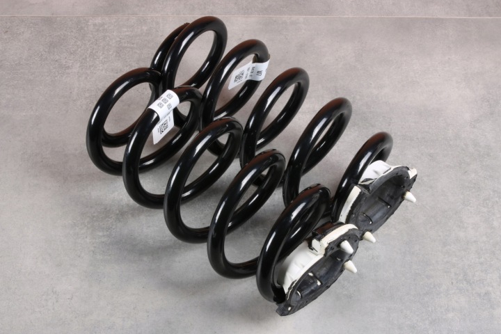 BMW X1 U11 X2 U10 springs rear part rear. KOMPLET W7 8845738 14 km !!!