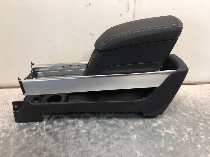 TUNEL Moyenne Accoudoir OPEL MERIVA B LIFT 13411103