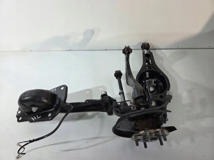 Toyota Corolla E21 Sedan / Kombi / Hatchback Achsschenkel Radnabe Radlager hinten links