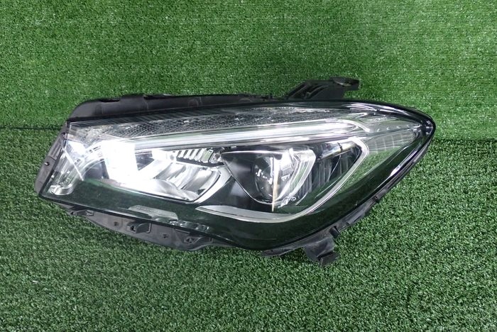 MERCEDES W117 117 CLA LED PERFORMANCE LIFT 17- reflektor links Licht links