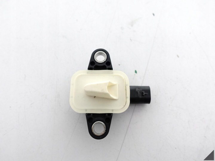 AUDI A8 S8 4H0 D4 A7 4G8 A6 S6 4G0 LIFT SKODA VW snímač nárazu dveře