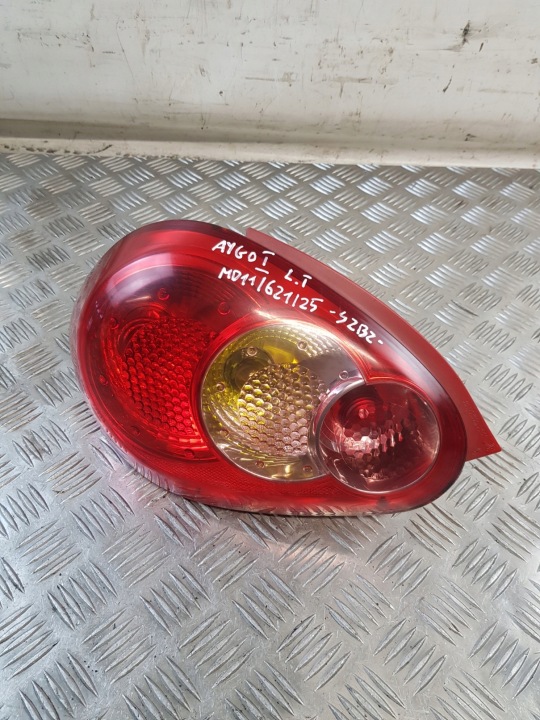 light left rear part 815600H020 + WKLAD TOYOTA AYGO and 08R- EUROPA