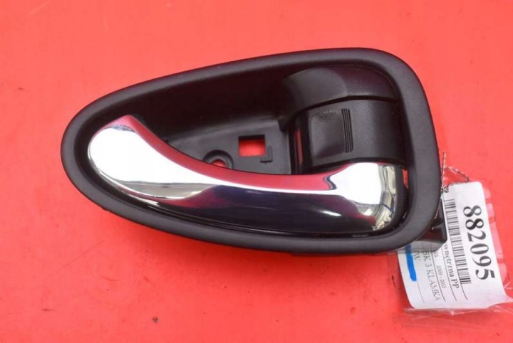 Poignée Interne Droit Avant 69205-05051 TOYOTA AVENSIS T27 09-11