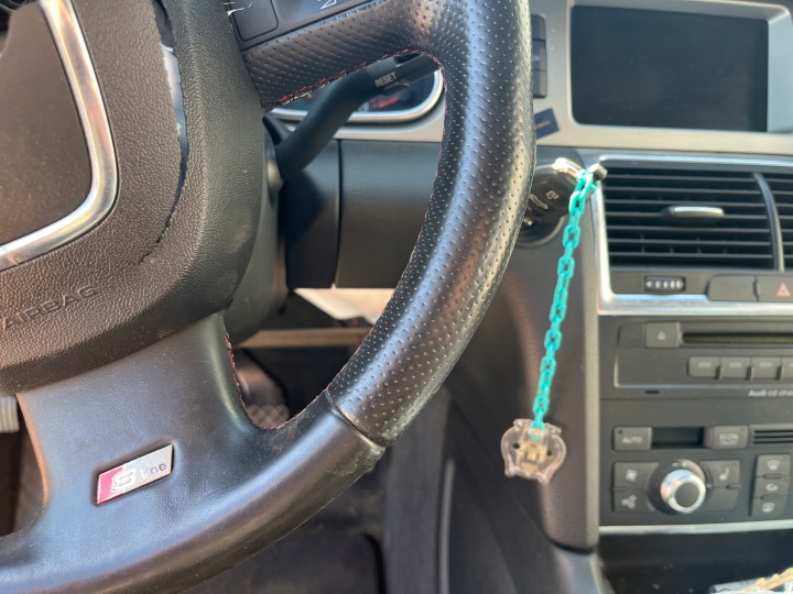 AUDI Q7 ΚΑΙ Ο ΔΙΕΥΘΥΝΤΗΣ ΤΗΣ ΠΟΛΥΜΕΡΗΣ ΓΡΑΜΜΗΣ 10