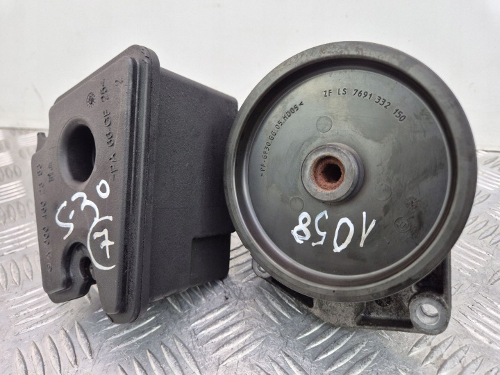 Mercedes C280 W204 Pompe direction assistée A0054669501 272.948