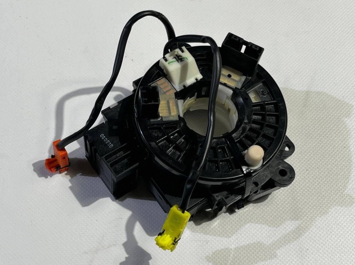 ring zwijak of the steering wheel below steering wheel, airbag Nissan 370Z B5554-1EA8A