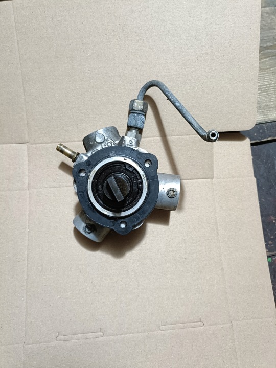 pompe haut pression Renault Laguna 2.0 IDE 7700115023 7700113062