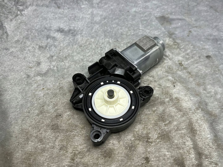 KIA NIRO and 19r mini motor windows right front 82460G5000 !J