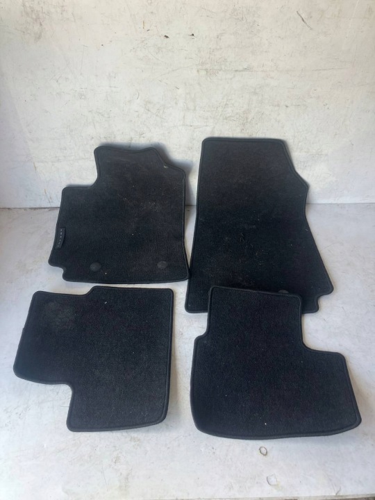 koberečky WELUROWE RENAULT ARKANA originál 8201736156