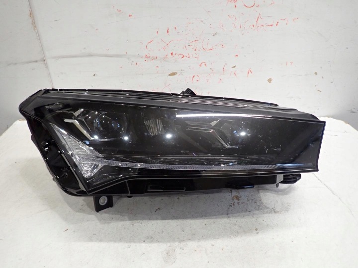 Feux phare Avant Avant Droit SKODA ENYAQ 2021- FULL LED 5LB941016A