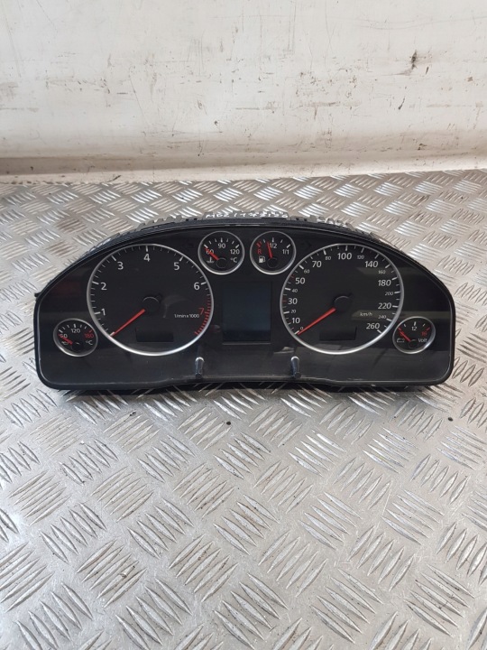 Kombiinstrument 4B0920933J AUDI A6 C5 3.0B 02R- EUROPA
