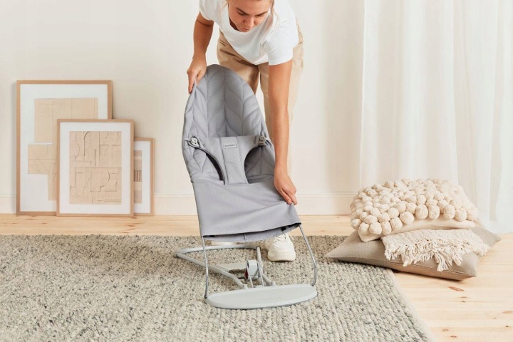 Шезлонг BabyBjörn Bliss сірий зі знімним чохлом для дітей 3-12 кг — фото 7