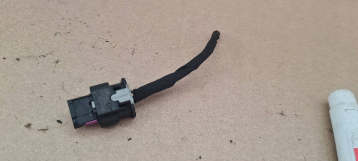 A4 B9 8W Connector Contact KOSTKA ZLACZE PDC 4F0973703A A5 8W A6 C8 Q3 Q7 4M Q8