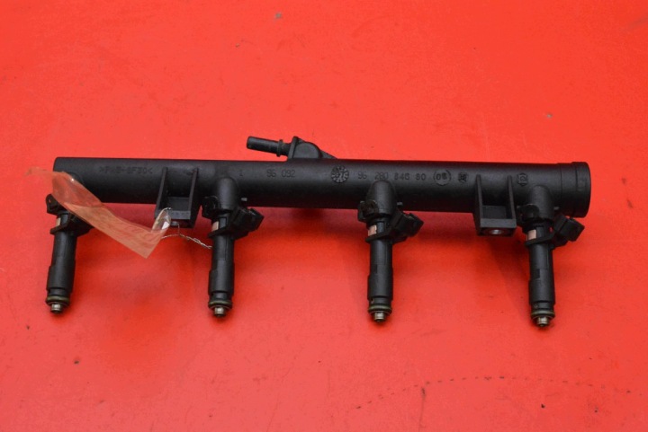 injection ramp nozzles 9628084680 CITROEN C4 PICASSO 1 and 1.8 16V 125 KM