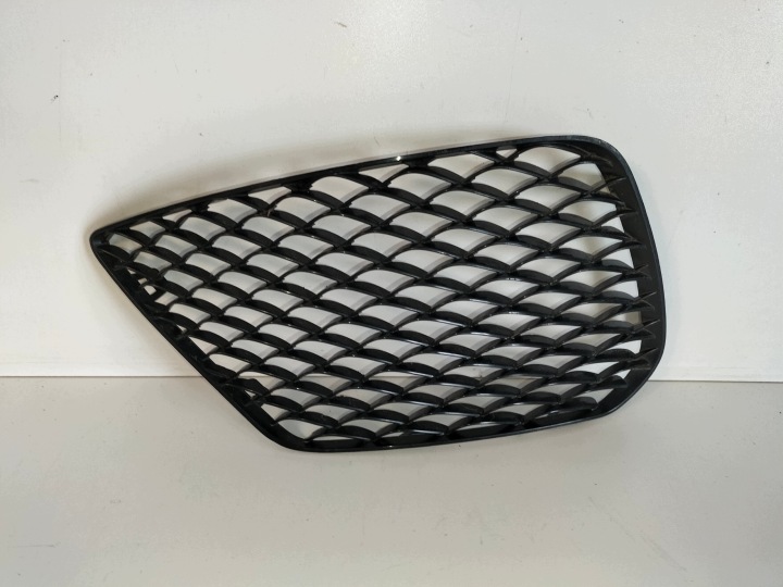 Grill Lüftungsgitter der Stoßstange vorne links MERCEDES S KLASA W222 13-17 AMG 63