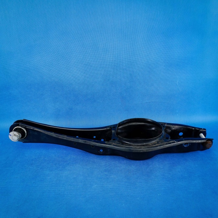 Querlenker hinten poprzeczny links rechts Audi Q3 83A 3Q0505311F 28km