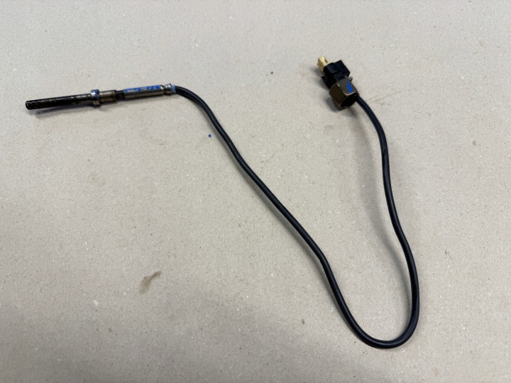 MERCEDES ML W164 Sensor TEMPERATURY Gase A0051532028
