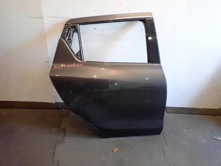 dvere zadok zadné pravé SUZUKI SWIFT MK8 2017