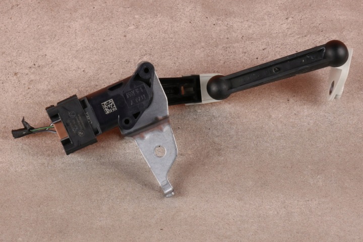 BMW F70 F74 U06 X1 U11 X2 U10 sensor POZIOMOWANIA of the lights rear part 6895466