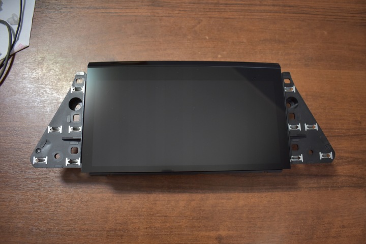 IDEALNY EKRAN display LCD AUDI E-TRON 1