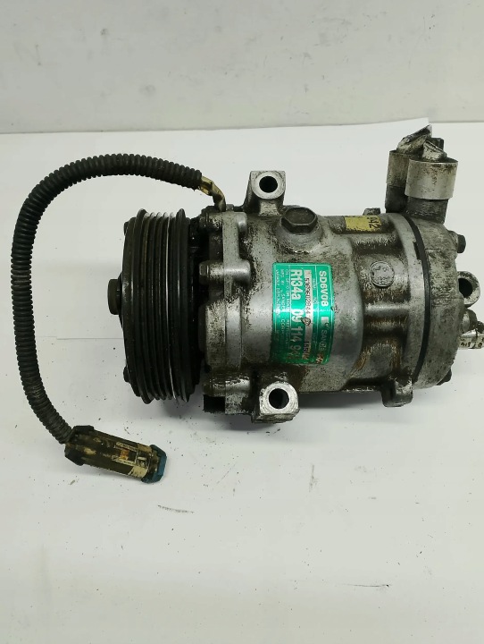 compressor of the air conditioning OPEL CORSA 1.0 12V 09114942