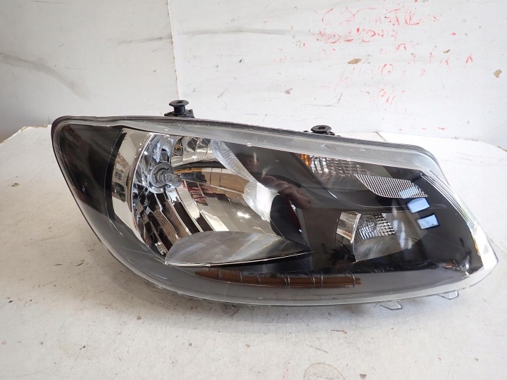 far prednji dio prednja desna VW CADDY 2010-2015 2K5941006B