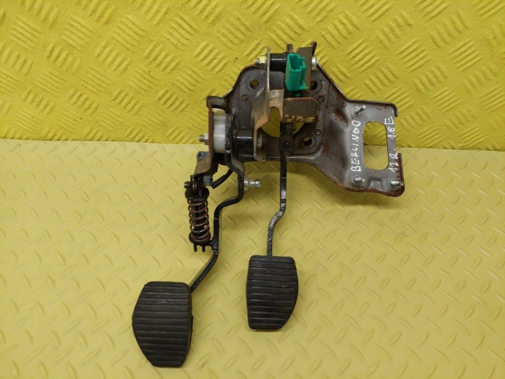 CITROEN BERLINGO III PEDAL SPZEGLA brzdy 0943211508