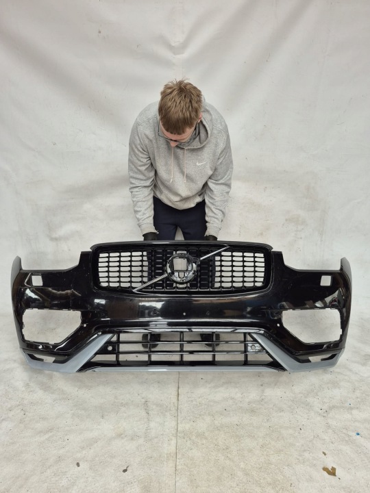 VOLVO XC90 II LIFT R dizajn 19- nárazník predok predný 31690641 SPR PDC