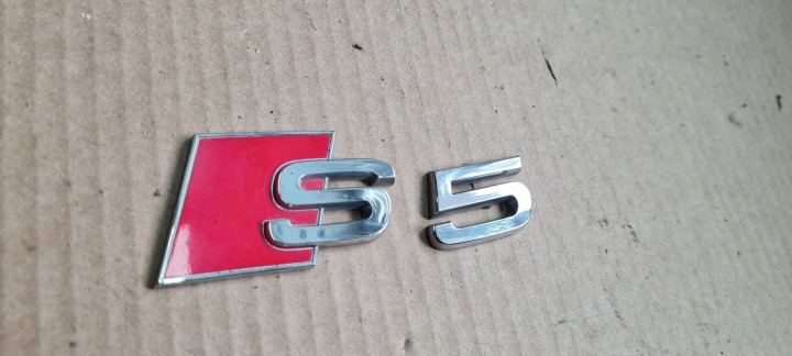 S5 8T A5 LIFT EMBLEMAT NAPIS LOGO S5 bonnet boot rear part 8T0853735
