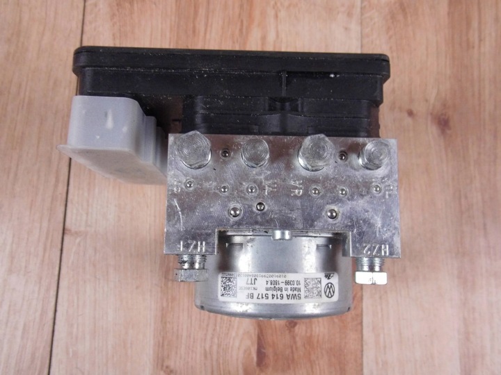 VOLKSWAGEN GOLF VIII POMPE ABS 5WA614517BF