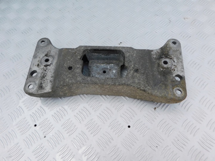 BMW F10 F11 Stütze Halter Getriebe getriebe 678122202