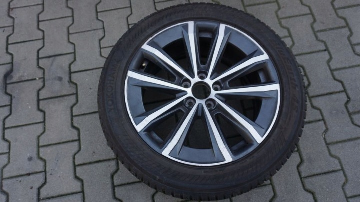 tyre CALOROCZNA YOKOHAMA BLUEARTH-4S 235/50R18