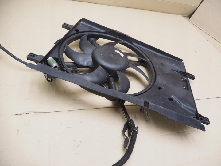 OPEL CORSA D 06- 11 1, 0 60KM 55701410 Coolant Ventilator 16
