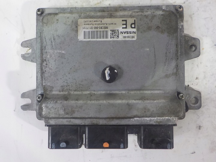 NISSAN NOTE and computer control unit MEC90-060 PE