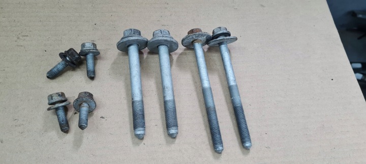 S6 C7 4G A6 LIFT Schrauben Achsträgers heck SANEK Vorderachsträger A7 4G S7