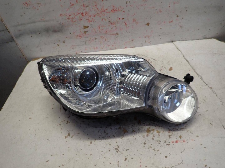 Licht vorne vorne rechts SKODA YETI 2009-2013 BI-XENON 5L1941016B