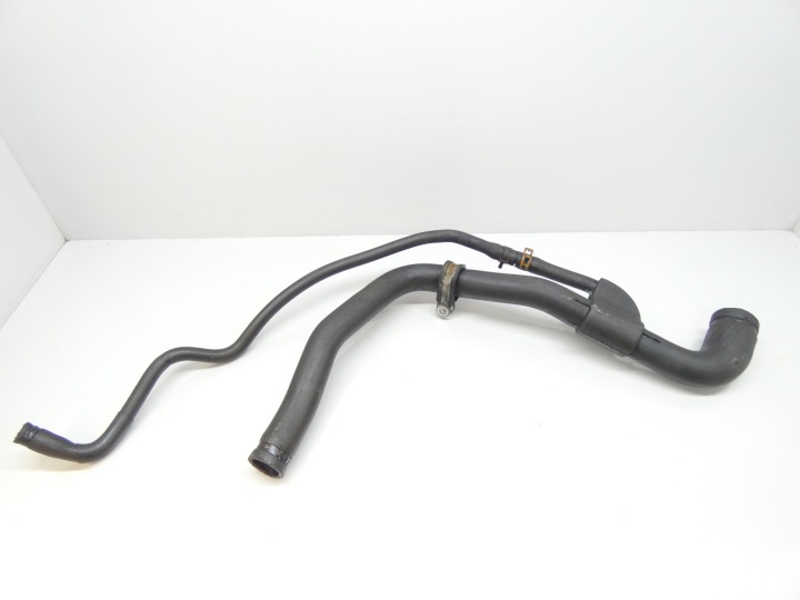 Tubazione tubo flessibile d’acqua MERCEDES VITO W638 2.2 CDI 96-03 A6385012082