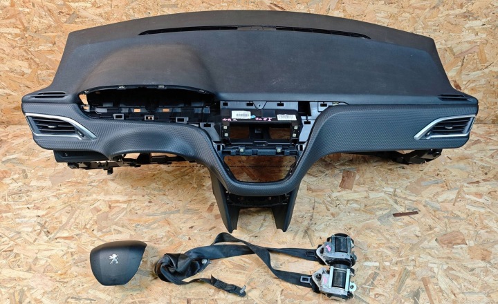 palubní přístrojová deska Komplet Peugeot 2008 a airbagy napínací pásy