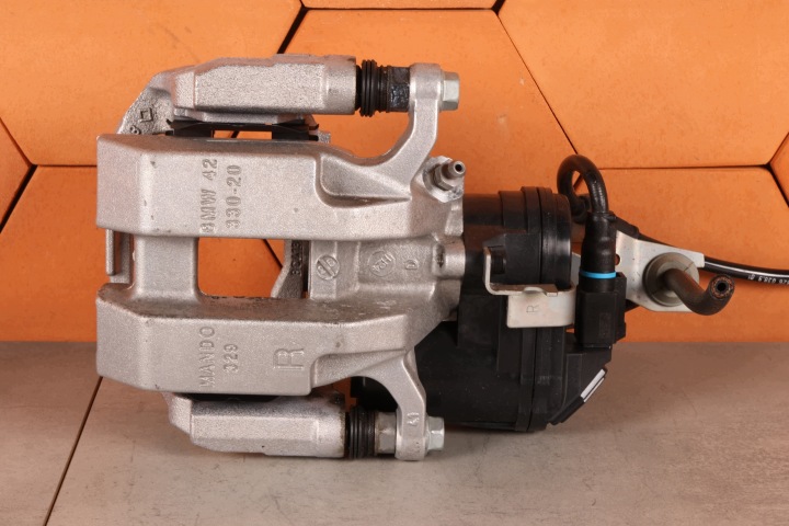 BMW G20 G21 G22 G23 G26 G42 pinza freno freno destra posteriore 42/330/20 8836842