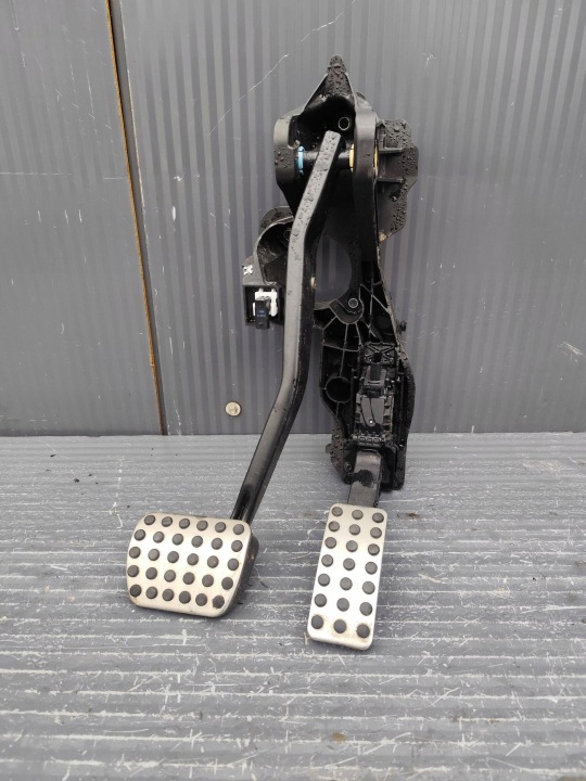 MERCEDES W177 A-KLASA PEDAL GAZ freno A2472902300 A1773001900