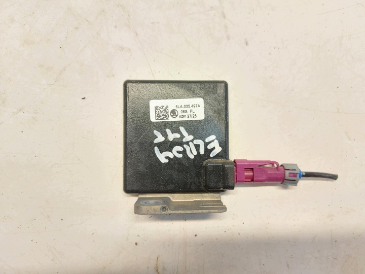 Skoda Elroq 5LJ iV85 , SUV 5D 2025r Module Amplificateur anteny 5LA035497A