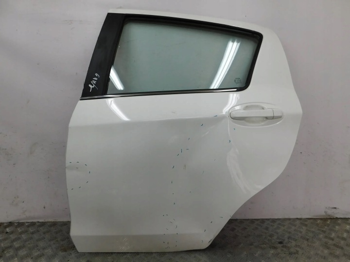 PORTIÈRE ARRIÈRE ARRIÈRE GAUCHE TOYOTA YARIS III 11