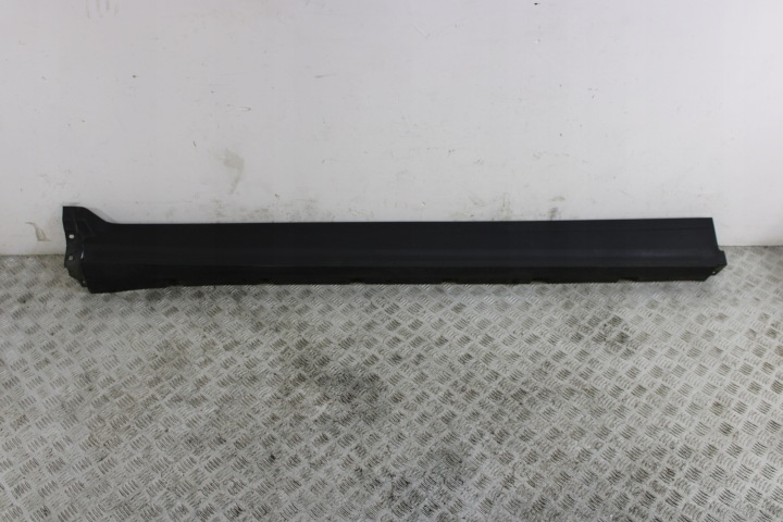 krytka Prahová Prah pravý MASERATI LEVANTE M161 670040336