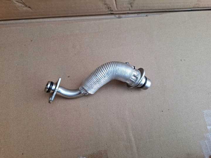 Ölleitung turbo AUDI RS6 C8 23r 0P2145772A
