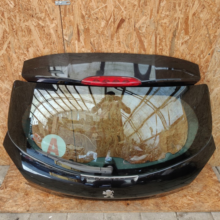 kapota kufru záď PEUGEOT 208 a KTV KTVD