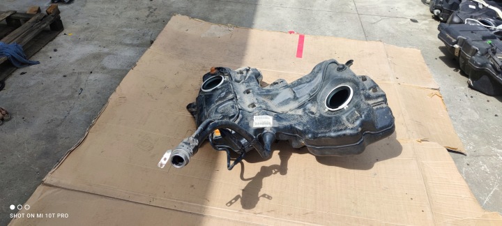 KRAFTSTOFFTANK TANK AUDI A4 B8 A5 8T 8T0201021EF