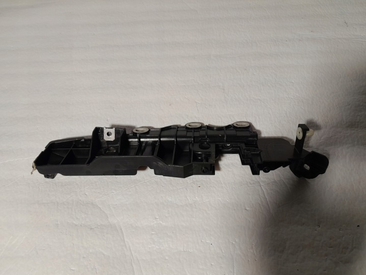 BMW 7' G11 LCI Stütze Halter 8795722