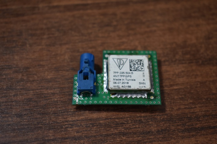 IDEALNY MODUL ANTENA GPS GSM PORSCHE 1